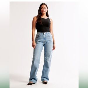 A&F High Rise 90’s Relaxed Jean Curve Love 27R